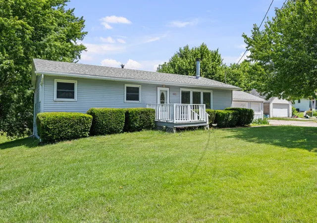 Photo 3 of Single family home for sale at 507 W Main St, Reynolds, IL 61279 | MLS# 12678491 | Listing updated on 2026-10-05