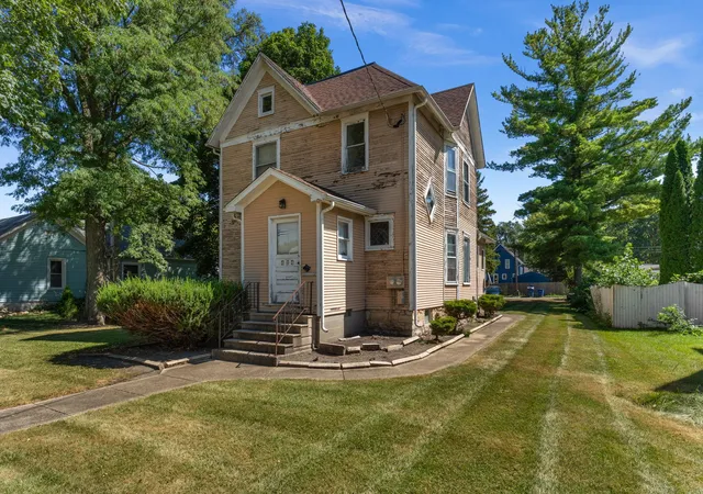Photo 3 of Multi family home for sale at 424 S 7th Street, De Kalb, IL 60115 | MLS# 12678509 | Listing updated on 2026-09-24