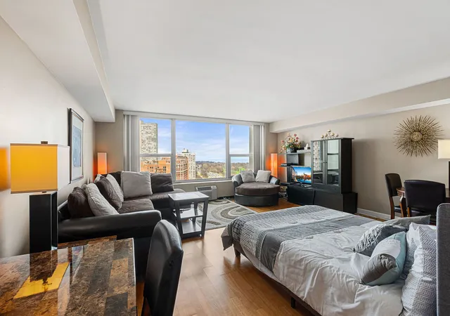 Homes for sale in Chicago, IL | 3600 N Lake Shore Dr #2122, Chicago, IL 60613 | MLS# 12678512