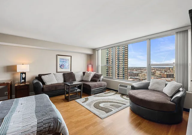 Homes for sale in Chicago, IL | 3600 N Lake Shore Dr #2122, Chicago, IL 60613 | MLS# 12678512