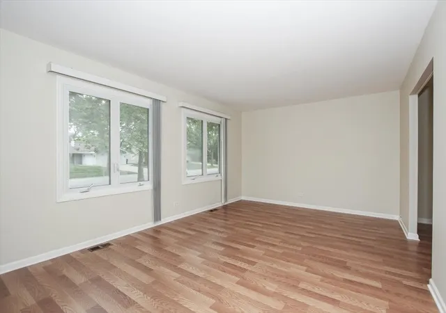 3rd image of 1475 Rosedale Ln, Hoffman Estates, IL 60169 | MLS# 12678532