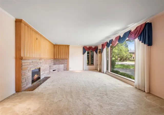 3rd image of 6650 N Lightfoot Ave, Chicago, IL 60646 | MLS# 12678550