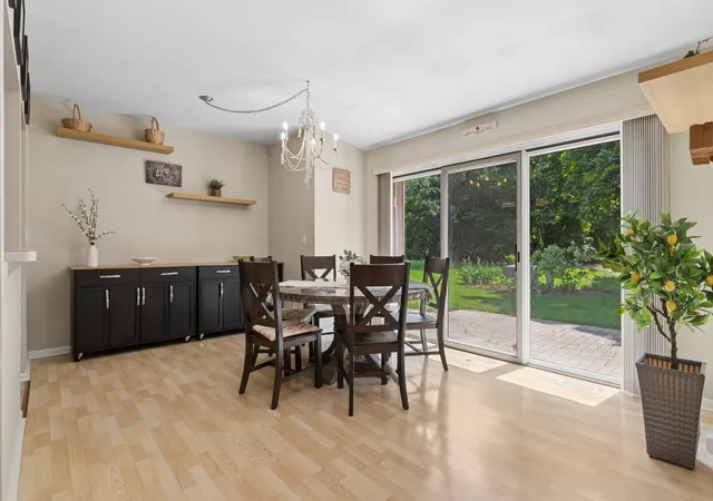 Photo 3 of Townhouse for sale at 503 Country Ln, Des Plaines, IL 60016 | MLS# 12678559 | Listing updated on 2026-07-31