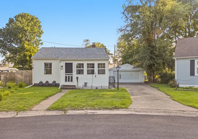 Homes for sale in Rock Island, IL | 1014 23rd Ave, Rock Island, IL 61201 | MLS# 12678587