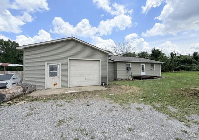 3rd image of 855 Beech Hollow Rd, Harrisburg, IL 62946 | MLS# 12678625