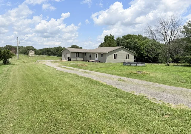 4th image of 855 Beech Hollow Rd, Harrisburg, IL 62946 | MLS# 12678625