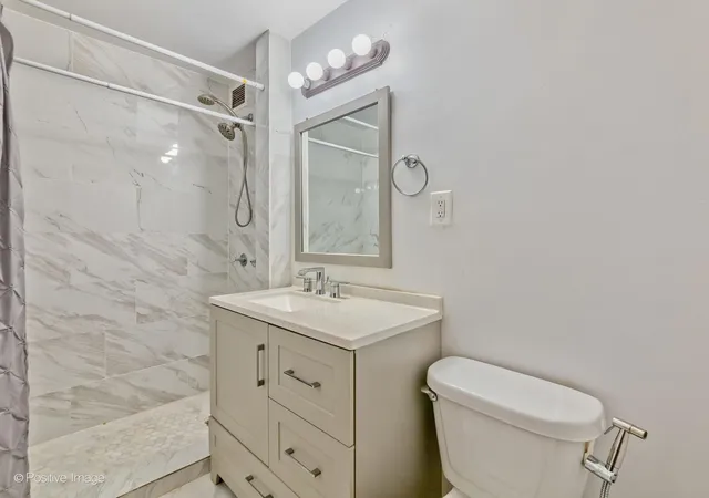 2nd image of 6300 N Sheridan Rd, Chicago, IL 60660