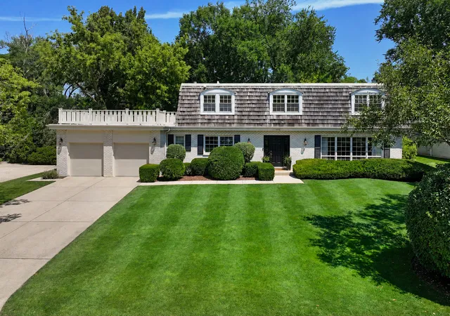 1st image of 1434 Woodhill Dr, Northbrook, IL 60062 | MLS# 12678663