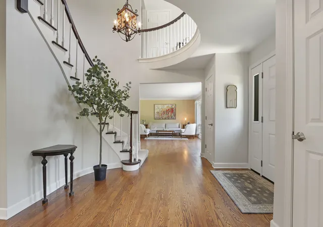 4th image of 1434 Woodhill Dr, Northbrook, IL 60062 | MLS# 12678663