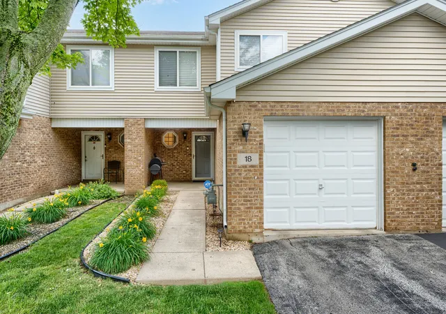 Homes for sale in Park Forest, IL | 18 Forest Wood Ln, Park Forest, IL 60466 | MLS# 12678704