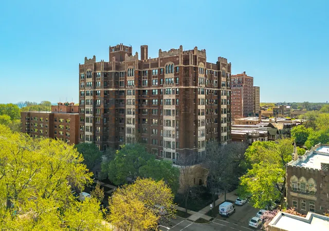 Homes for sale in Chicago, IL | 6901 S Oglesby Ave, Chicago, IL 60649