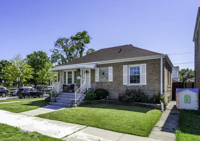 Homes for sale in Chicago, IL | 3461 N Pacific Ave, Chicago, IL 60634 | MLS# 12678763