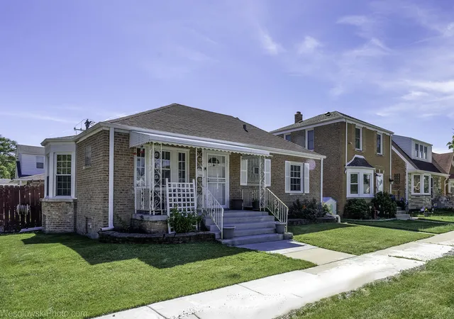 Homes for sale in Chicago, IL | 3461 N Pacific Ave, Chicago, IL 60634 | MLS# 12678763