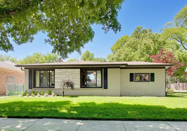 4th image of 8864 E Prairie Rd, Skokie, IL 60076 | MLS# 12678773