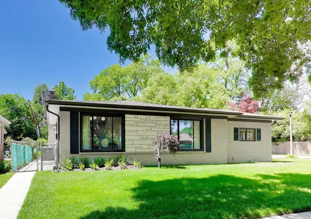 5th image of 8864 E Prairie Rd, Skokie, IL 60076 | MLS# 12678773