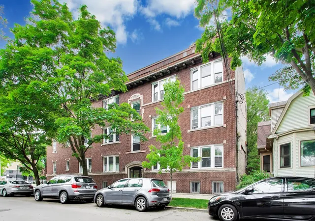 Homes for sale in Chicago, IL | 5712 N Wayne Ave #3, Chicago, IL 60660 | MLS# 12678790