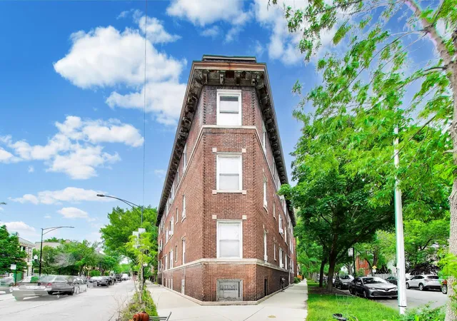 Homes for sale in Chicago, IL | 5712 N Wayne Ave #3, Chicago, IL 60660 | MLS# 12678790