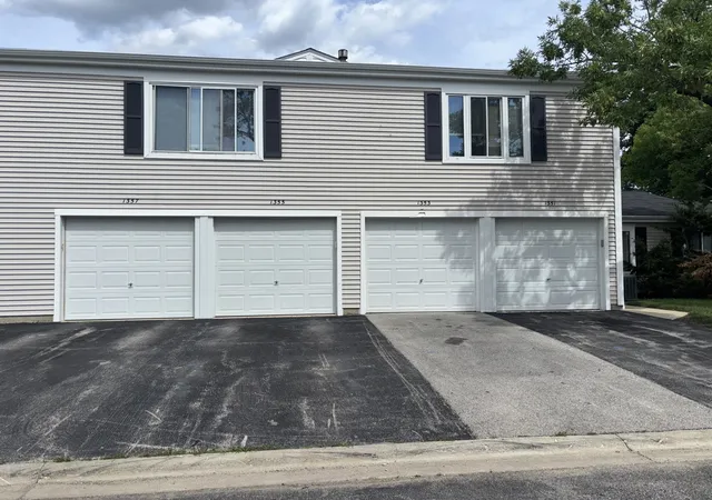 Homes for sale in Prospect Heights, IL | 1353 Cove Dr #207B, Prospect Heights, IL 60070 | MLS# 12678801
