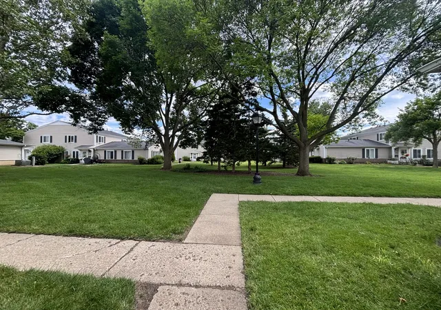 Homes for sale in Prospect Heights, IL | 1353 Cvs Dr, Prospect Heights, IL 60070