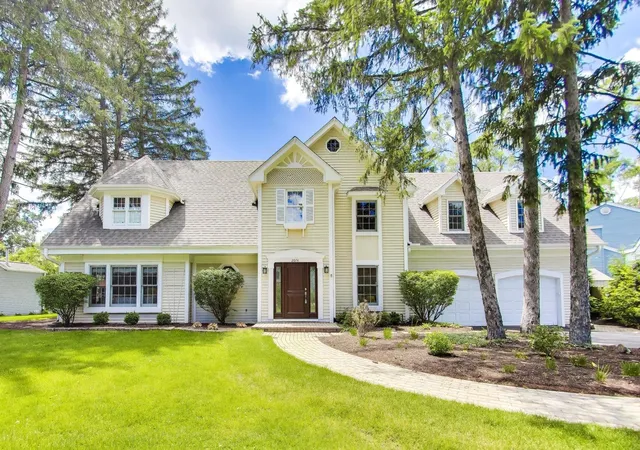 3rd image of 2074 Greenview Rd, Northbrook, IL 60062 | MLS# 12678813