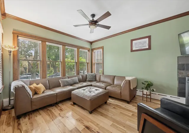 Homes for sale in Chicago, IL | 6210 N Moody Ave, Chicago, IL 60646 | MLS# 12678814