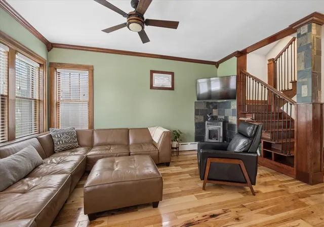 Homes for sale in Chicago, IL | 6210 N Moody Ave, Chicago, IL 60646 | MLS# 12678814
