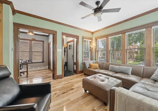 Homes for sale in Chicago, IL | 6210 N Moody Ave, Chicago, IL 60646 | MLS# 12678814