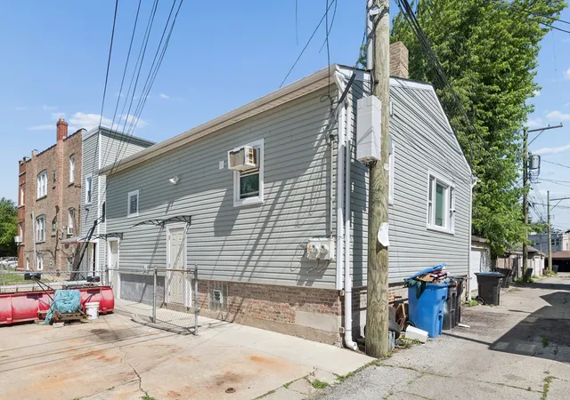25th image of 2205 N Melvina Ave, Chicago, IL 60639 | MLS# 12678824