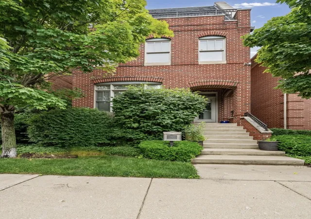 Homes for sale in Chicago, IL | 1302 W 33rd St, Chicago, IL 60608 | MLS# 12678846