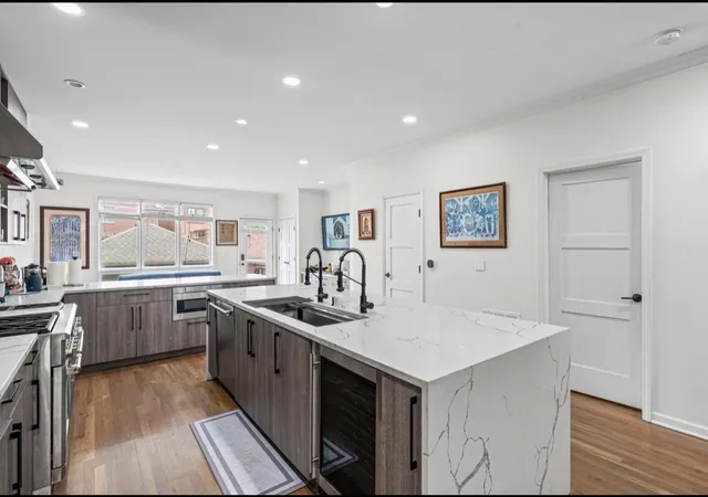Homes for sale in Chicago, IL | 1302 W 33Rd St, Chicago, IL 60608 | MLS# 12678846