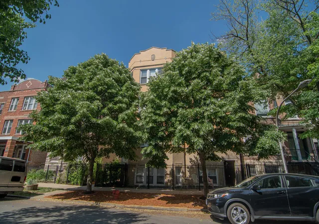 Homes for sale in Chicago, IL | 1430 N Maplewood Ave #402, Chicago, IL 60622 | MLS# 12678898
