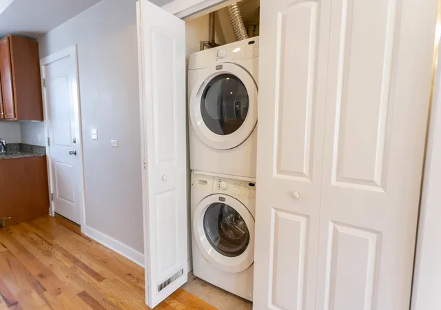 Homes for sale in Chicago, IL | 1430 N Maplewood Ave #402, Chicago, IL 60622 | MLS# 12678898