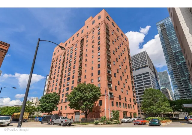 Homes for sale in Chicago, IL | 345 N Canal St #607, Chicago, IL 60606 | MLS# 12678926