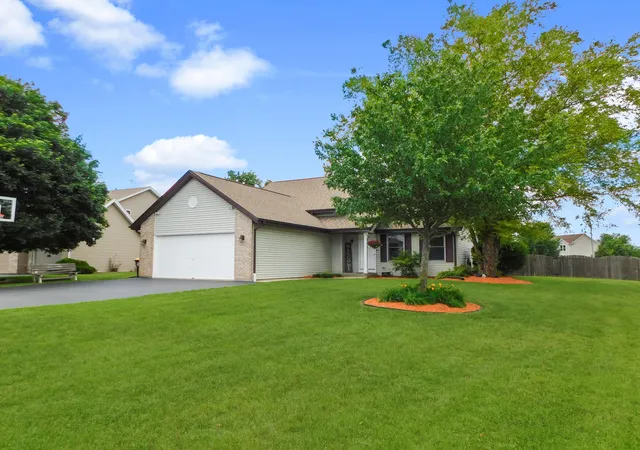 Homes for sale in Rockton, IL | 1633 Wildwind Ct, Rockton, IL 61072 | MLS# 12678968