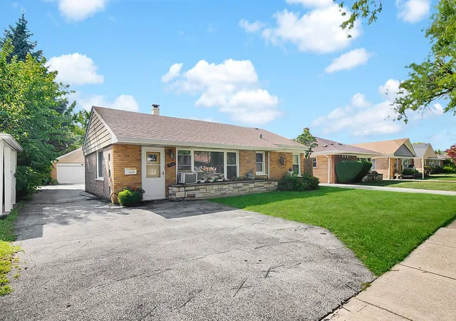 Photo 1 of Sale Pending at 7820 S Knox Ave, Chicago, IL 60652 | MLS# 12679000 | Listing updated on 2026-08-22