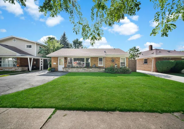 Photo 2 of Sale Pending at 7820 S Knox Ave, Chicago, IL 60652 | MLS# 12679000 | Listing updated on 2026-08-22