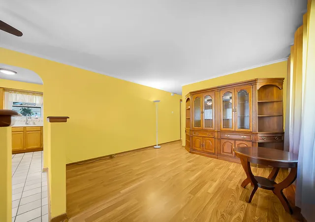 Photo 3 of Sale Pending at 7820 S Knox Ave, Chicago, IL 60652 | MLS# 12679000 | Listing updated on 2026-08-22