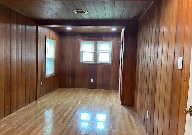 Photo 4 of Sale Pending at 4930 S Luna Ave, Chicago, IL 60638 | MLS# 12679004 | Listing updated on 2026-08-12
