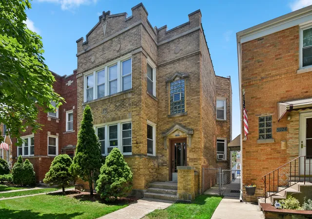 Homes for sale in Chicago, IL | 5922 N Melvina Ave, Chicago, IL 60646 | MLS# 12679025