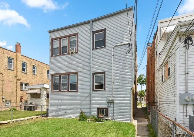 Listing Photo 2 - Condo for sale in building located at 5922 N Melvina Ave, Chicago, IL 60646 - Unit #