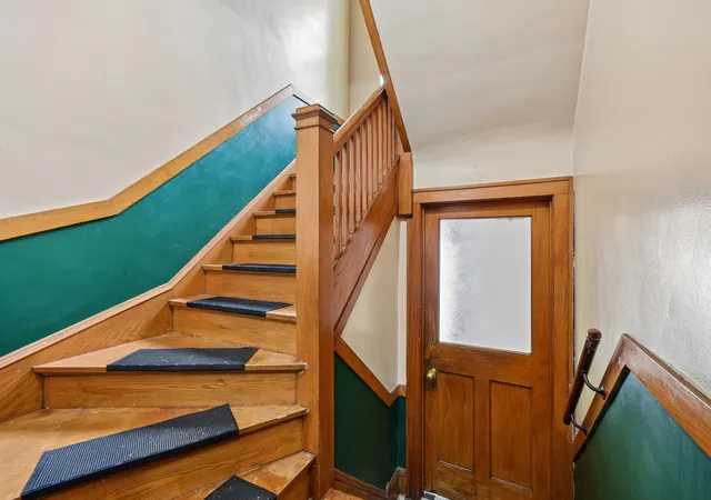 Homes for sale in Chicago, IL | 5922 N Melvina Ave, Chicago, IL 60646 | MLS# 12679025
