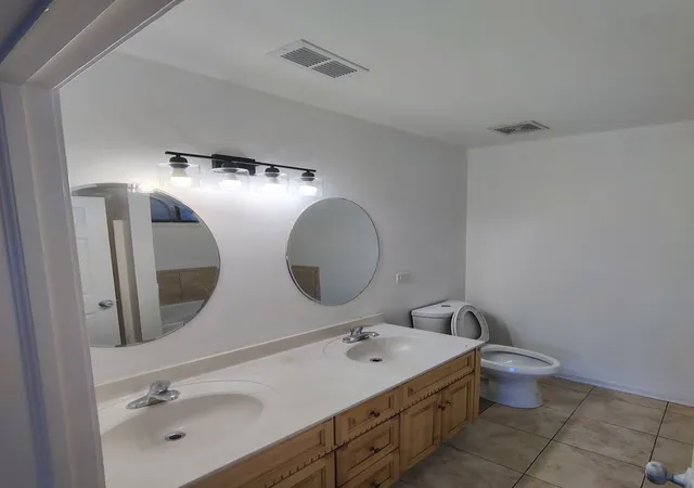 Photo 3 of House for sale at 957 W 51st Street, Chicago, IL 60609 | MLS# 12679029 | Listing updated on 2026-09-02