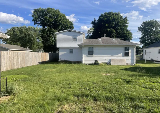 Homes for sale in Rock Falls, IL | 1212 W 21st St, Rock Falls, IL 61071 | MLS# 12679047