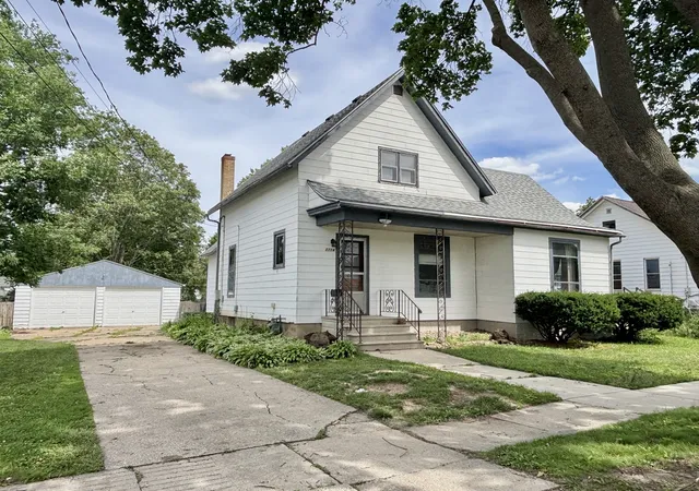 Homes for sale in Belvidere, IL | 1114 Garfield Ave, Belvidere, IL 61008 | MLS# 12679097