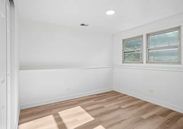 20th image of 532 Iroquois Trl, Carol Stream, IL 60188 | MLS# 12679136