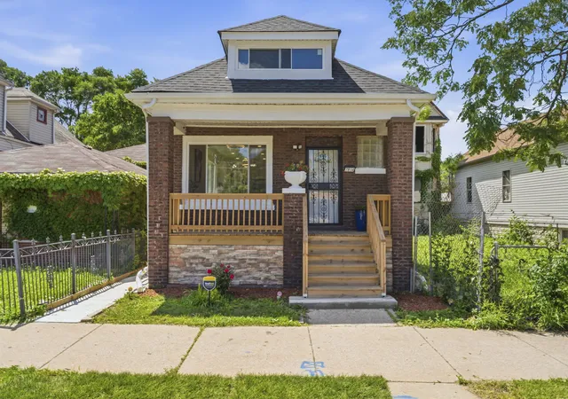 Homes for sale in Chicago, IL | 7814 S Drexel Ave, Chicago, IL 60619 | MLS# 12679161