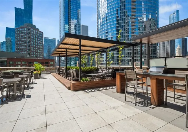 2nd image of 512 N Mcclurg Ct, Chicago, IL 60611