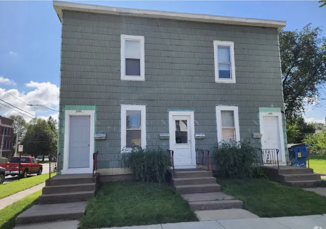 1st image of 2001 W 6Th St, Davenport, IA 52802 | MLS# 12679182