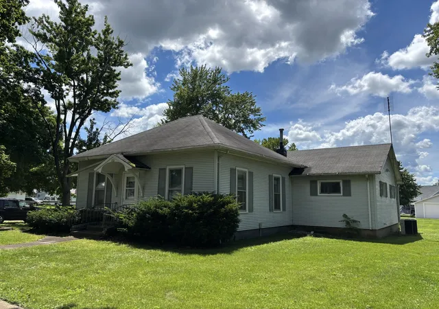 Photo 1 of Sale Pending at 302 N Pine St, Wenona, IL 61377 | MLS# 12679196 | Listing updated on 2026-09-08
