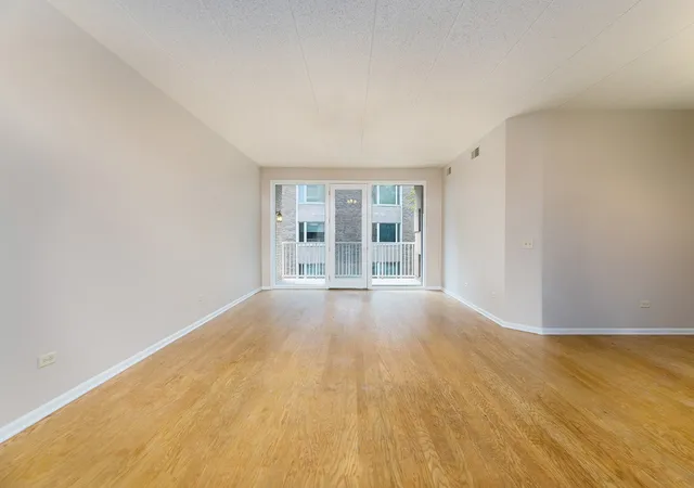 Homes for sale in Park Ridge, IL | 1715 Pavilion Wy, Park Ridge, IL 60068